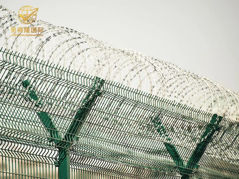 مكافحة تسلق سياج أمني عال