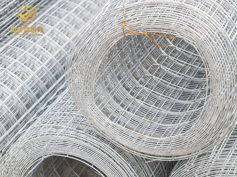 تراجع الساخنة ملحومة شبكة لفة