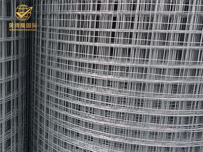 تراجع الساخنة ملحومة شبكة لفة